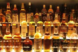 सरेआम शराब पीते 16 पकड़ाए 1 image search 17171331686705650830975684342984